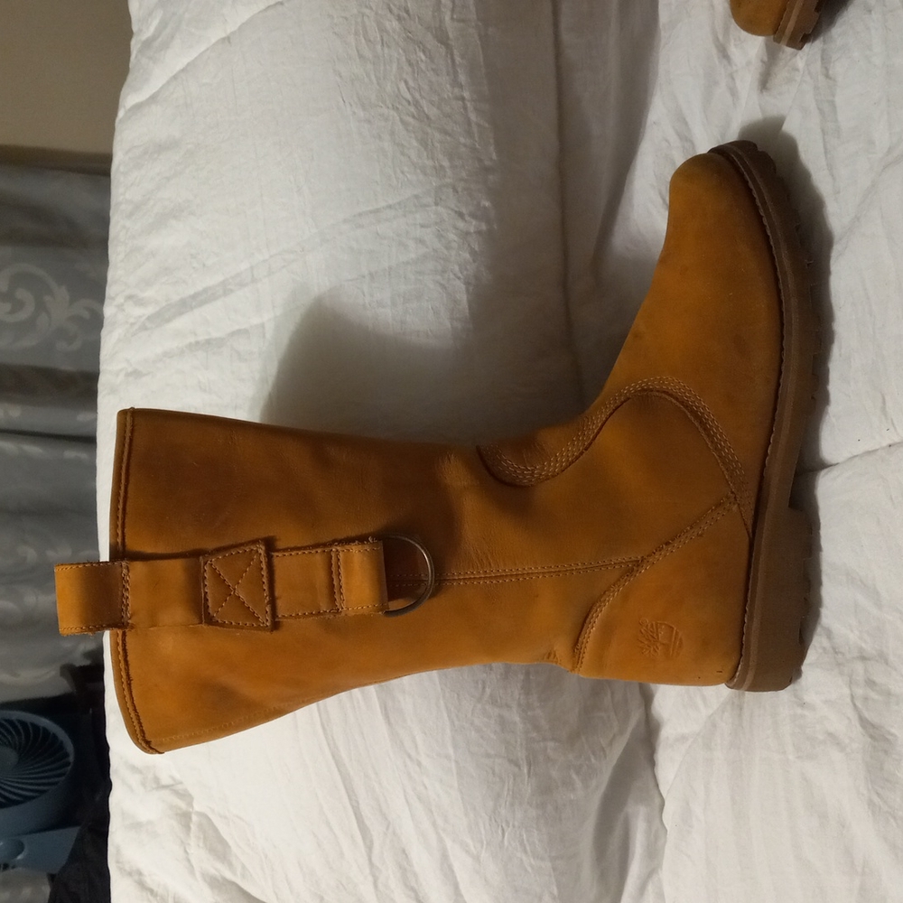 Leather Timberland boots size 3 and 1/2